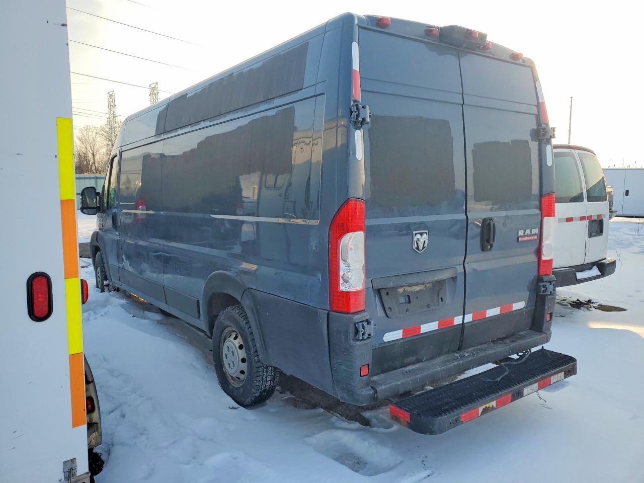 2020 Ram Promaster 2500 Delivery Van - Фото 2