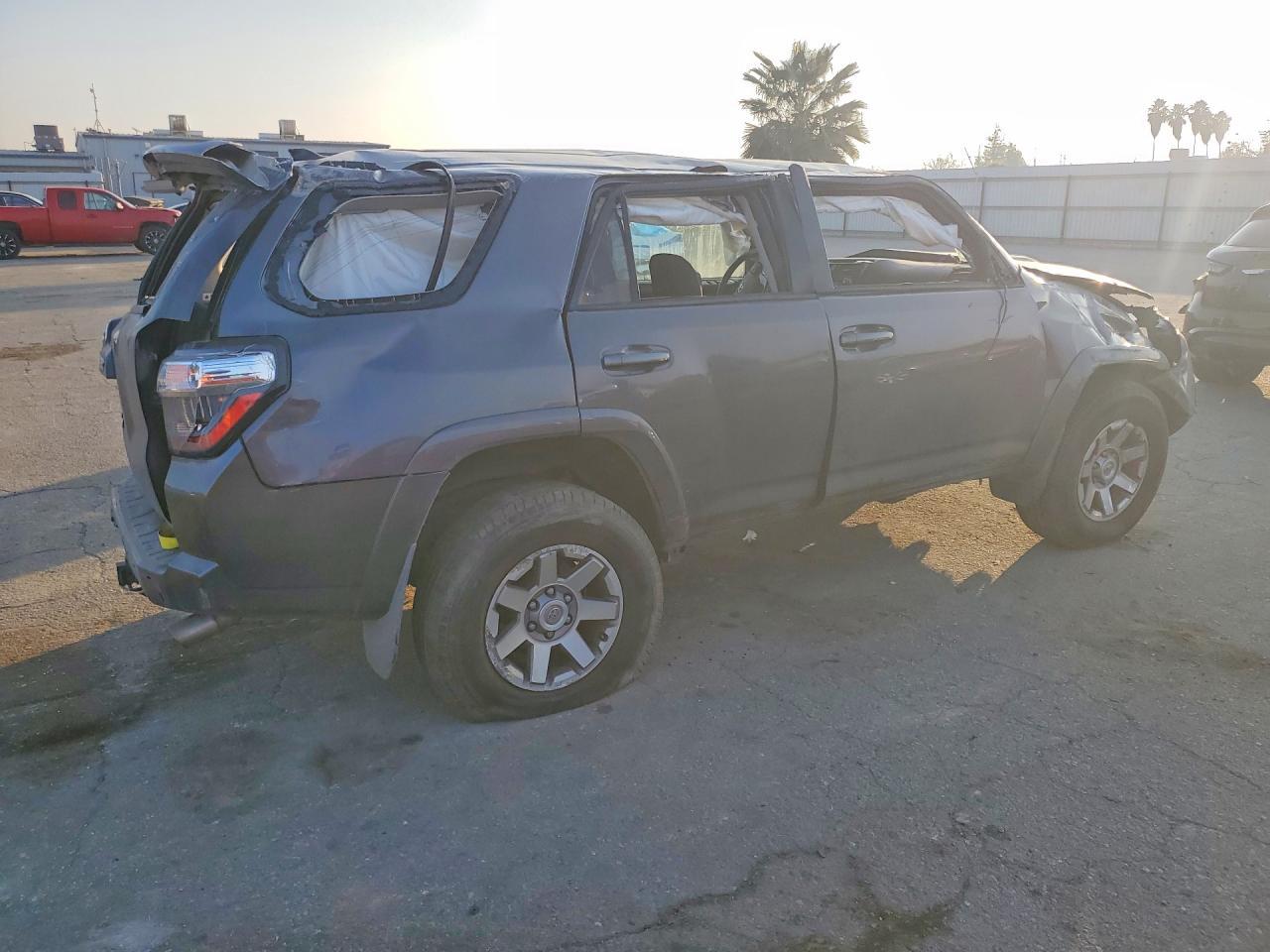 2015 Toyota 4Runner Sr5/Sr5 Premium - Image 3