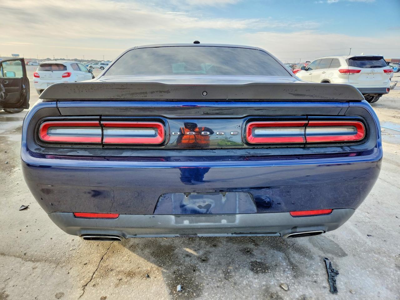 2016 Dodge Challenger Sxt - Image 6