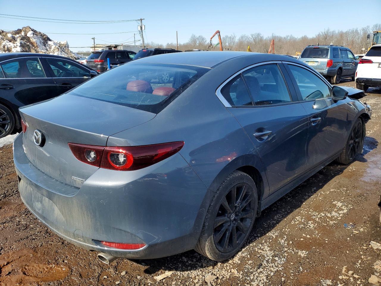 2025 Mazda 3 Preferred - Фото 3