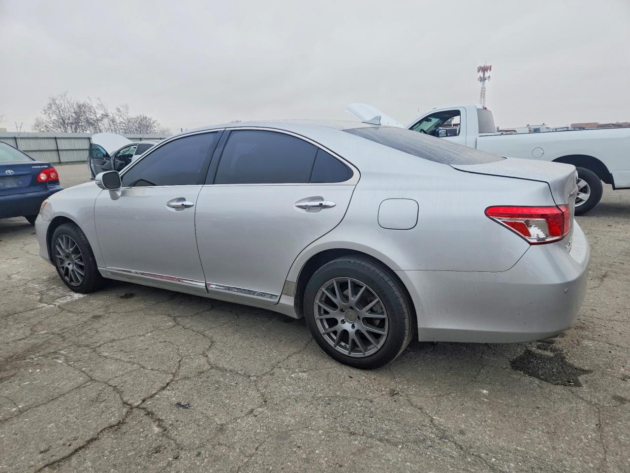 2011 Lexus Es 350 - Фото 2