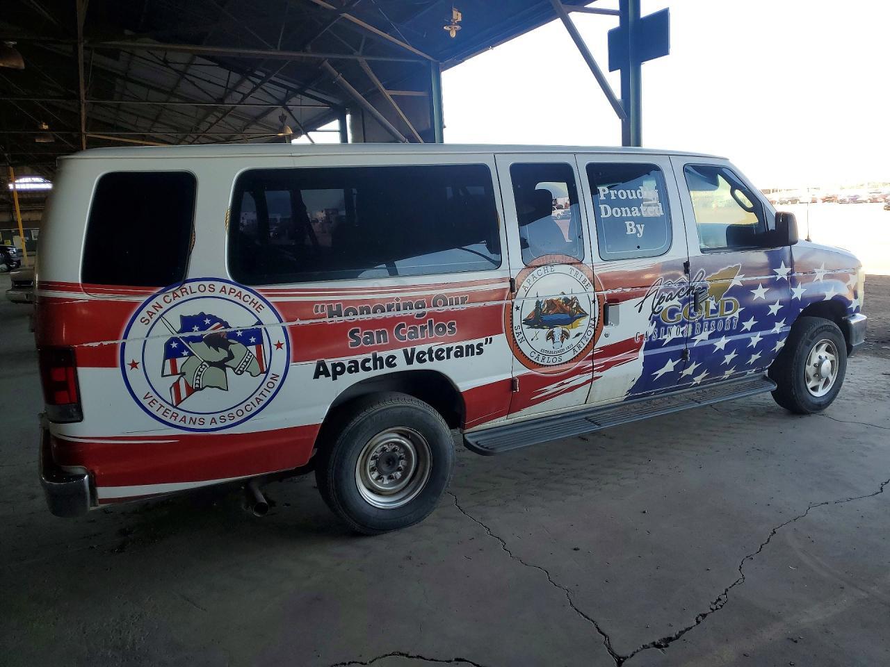 2011 Ford Econoline E350 Super Duty Wagon - Фото 3