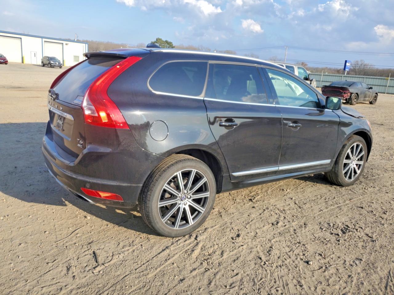 2016 Volvo Xc60 T6 Platinum - Image 3