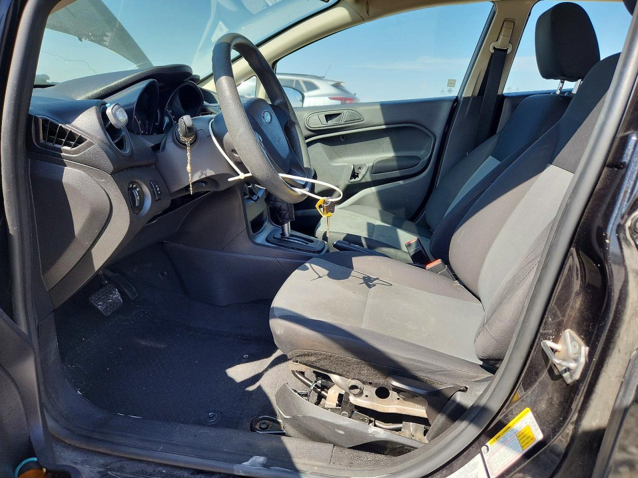 2015 Ford Fiesta S - Фото 7