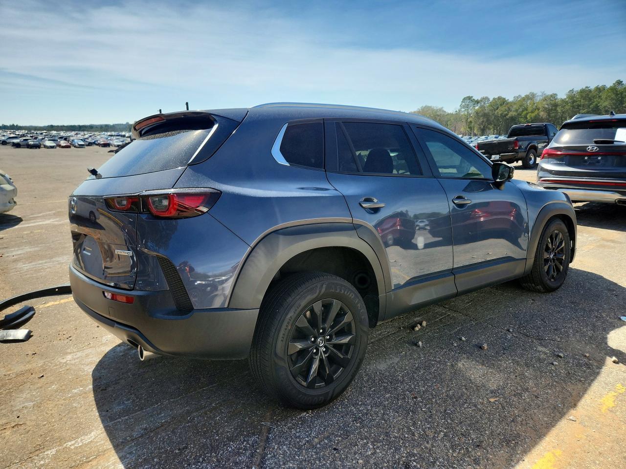 2025 Mazda Cx-50 Premium - Image 3