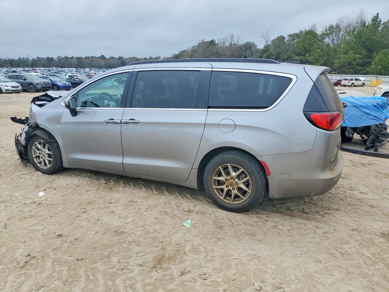 2021 Chrysler Voyager Lxi - Фото 2