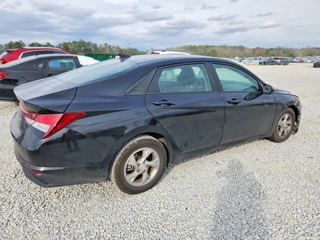 2023 Hyundai Elantra Se - Фото 3