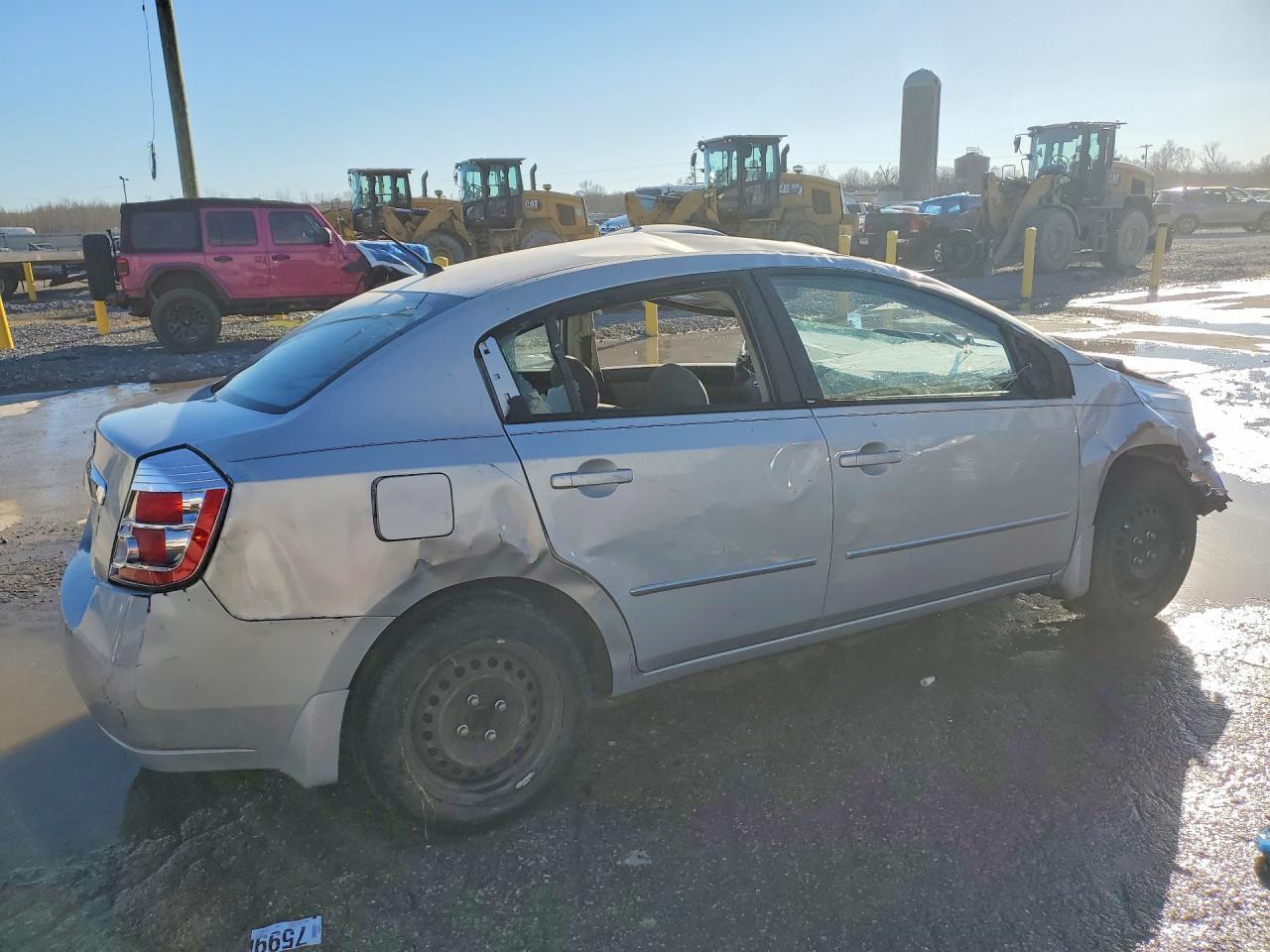 2010 Nissan Sentra 2.0 - Фото 3