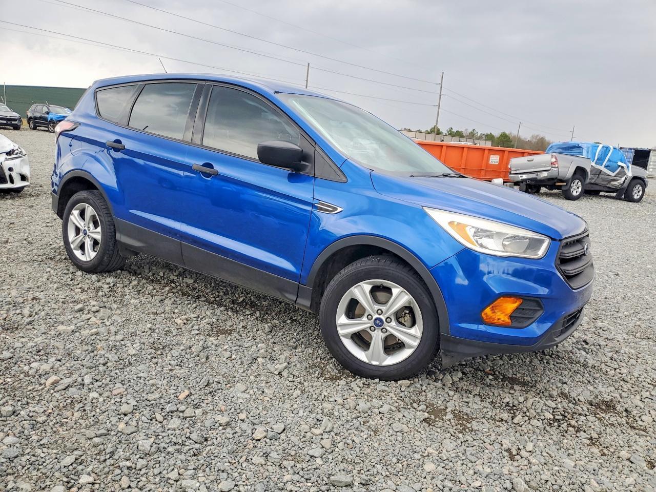 2017 Ford Escape S - Фото 4
