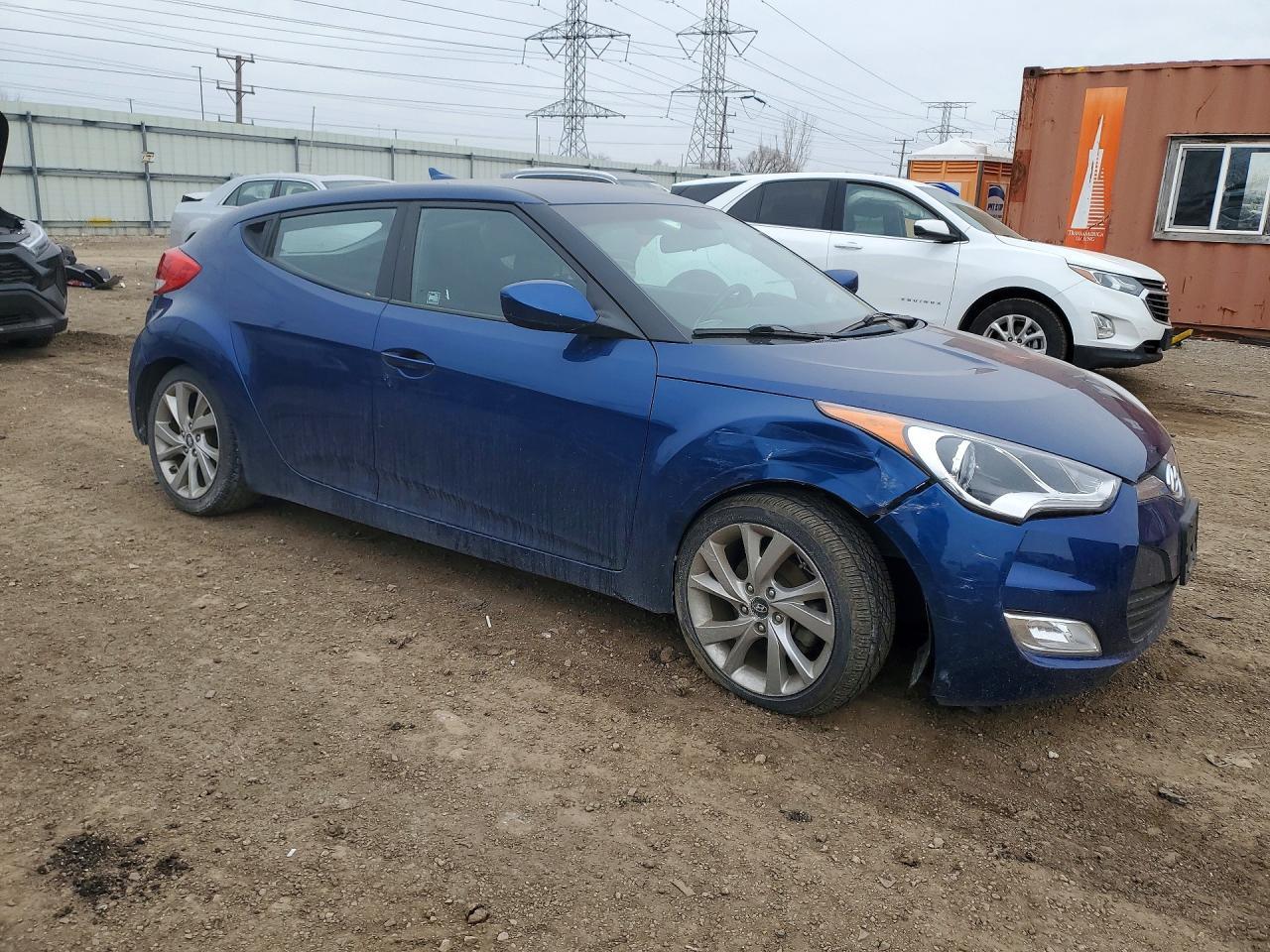 2017 Hyundai Veloster - Фото 4