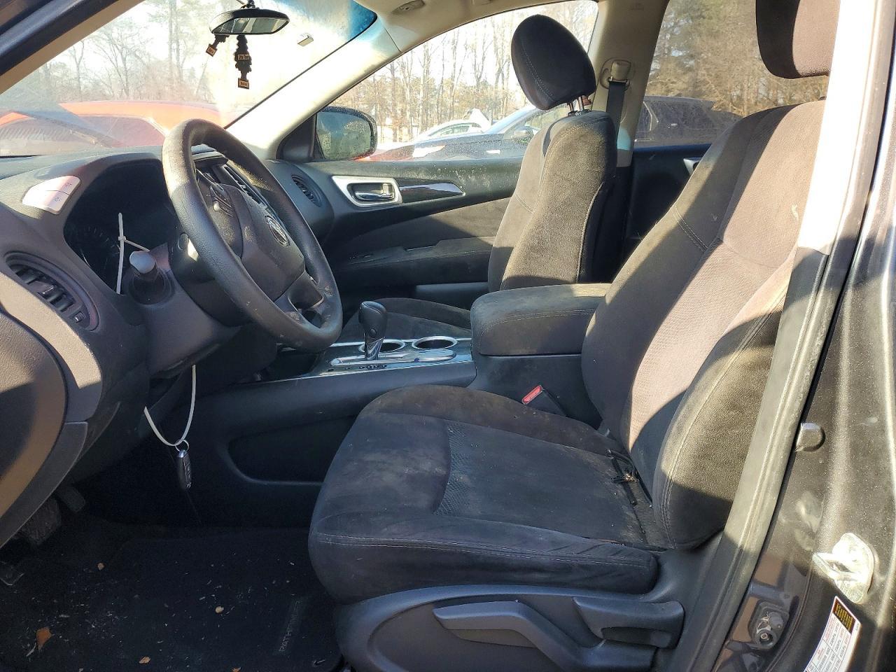 2014 Nissan Pathfinder S - Image 7