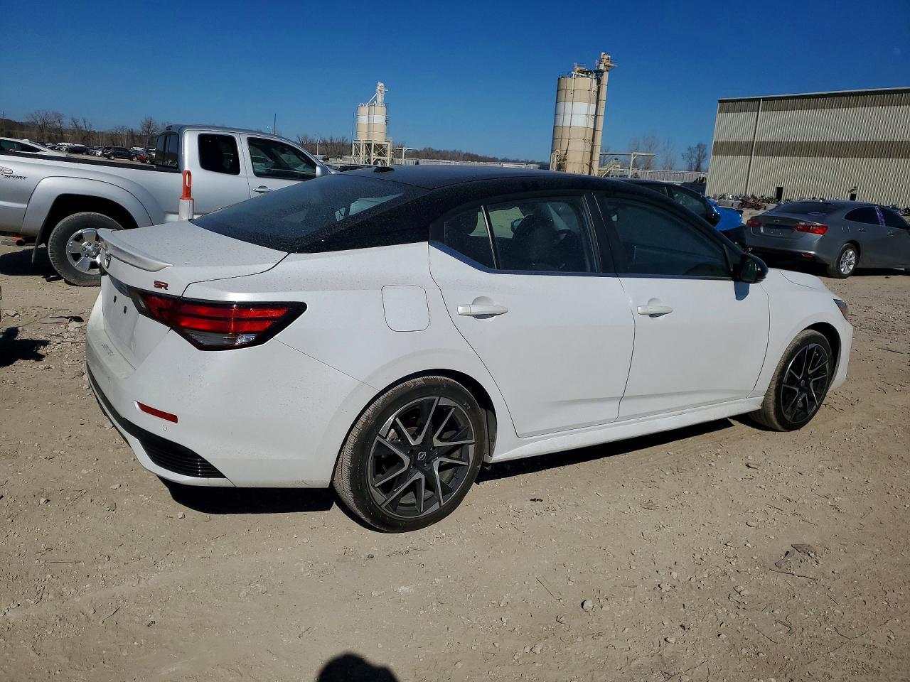 2024 Nissan Sentra Sr - Image 3