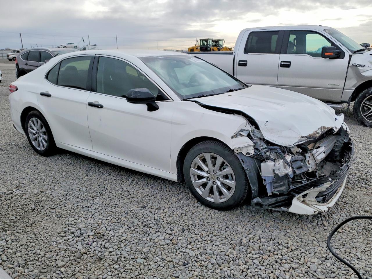 2018 Toyota Camry L - Фото 4