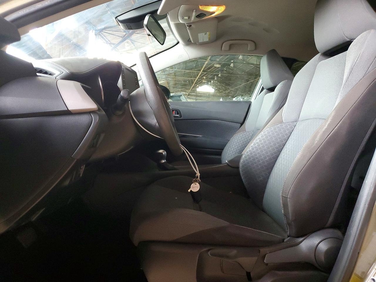 2021 Toyota C-Hr Xle - Image 7