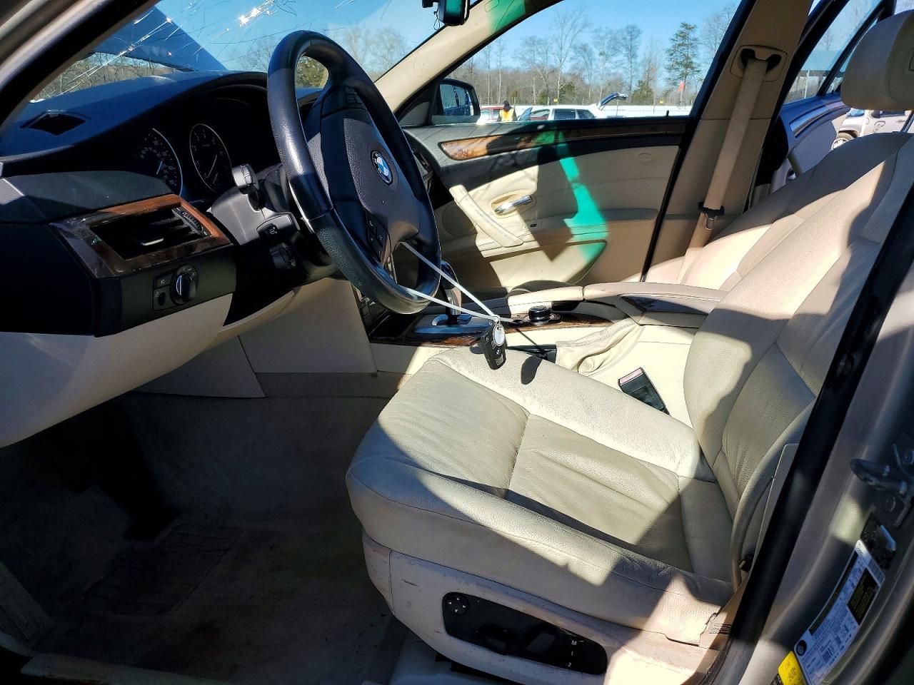 2010 BMW 528 I - Фото 7