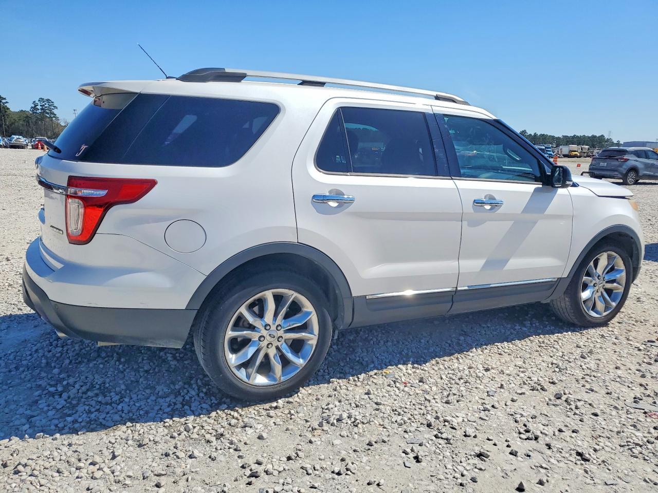 2014 Ford Explorer Xlt - Фото 3