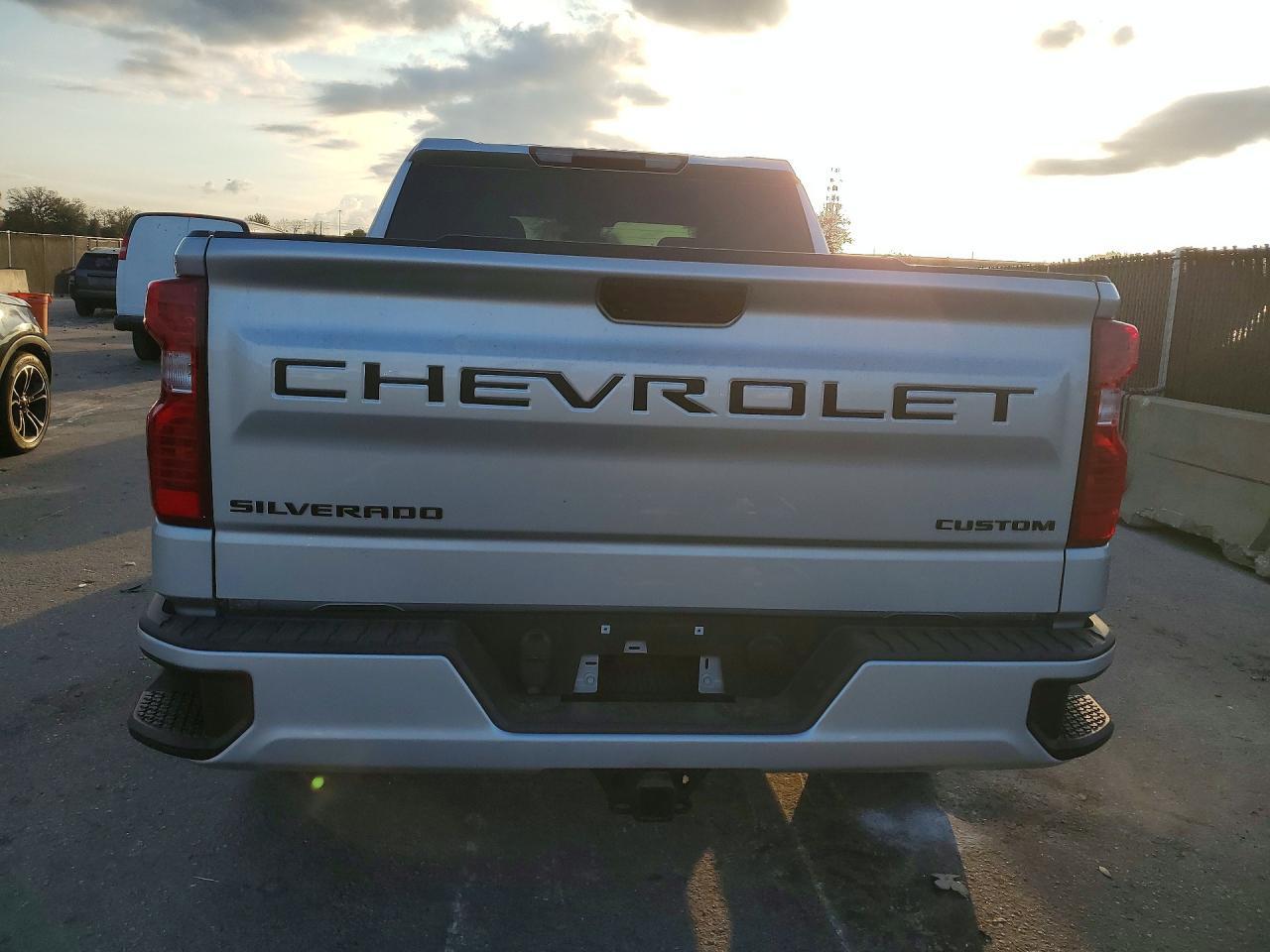 2022 Chevrolet Silverado C1500 Custom - Image 6