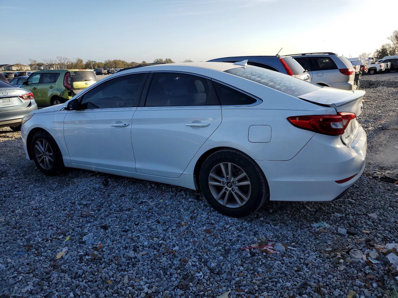 2017 Hyundai Sonata Se - Фото 2