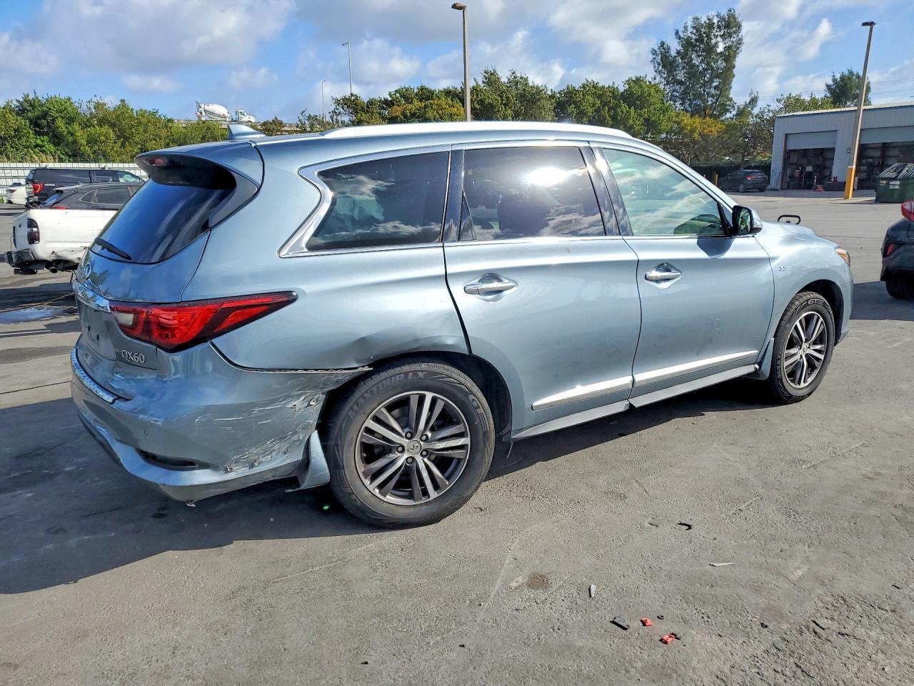 2019 Infiniti Qx60 Luxe - Image 3