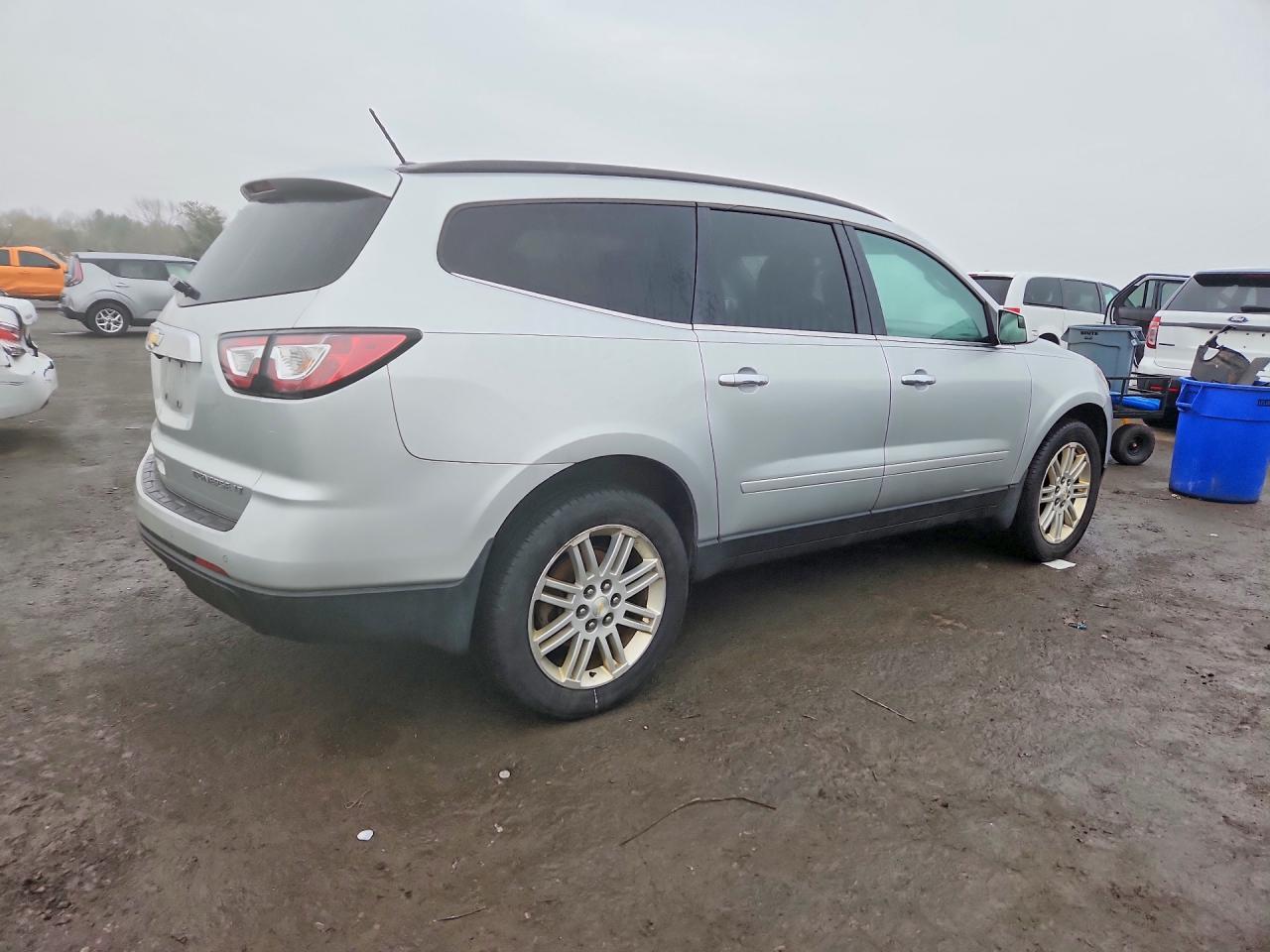2015 Chevrolet Traverse - Image 3