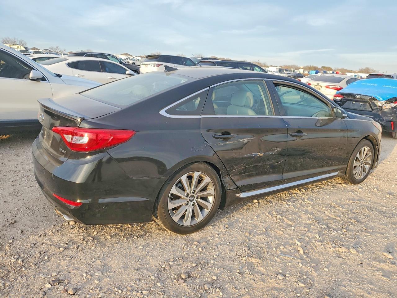 2016 Hyundai Sonata Sport - Image 3
