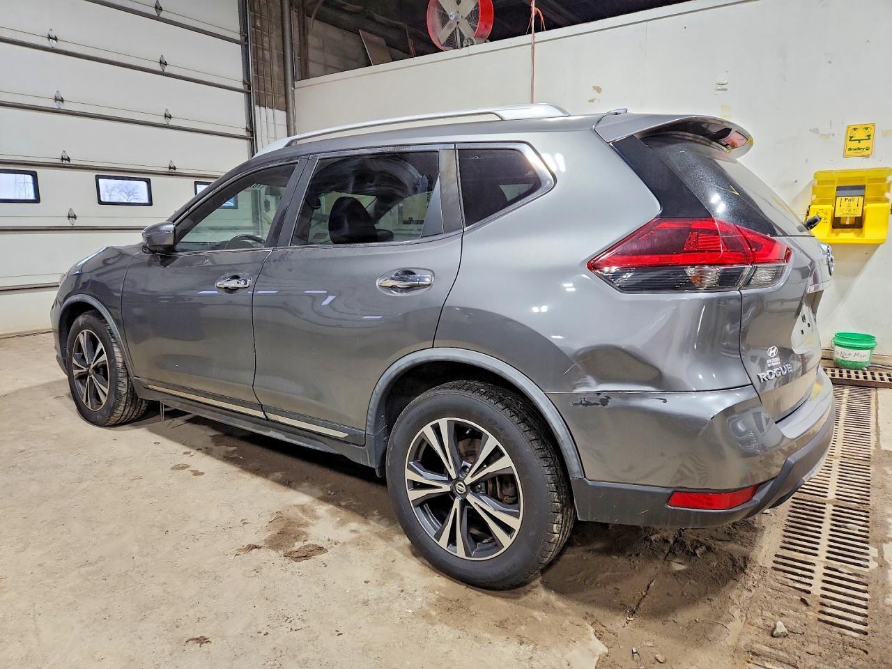 2018 Nissan Rogue Sl - Image 2