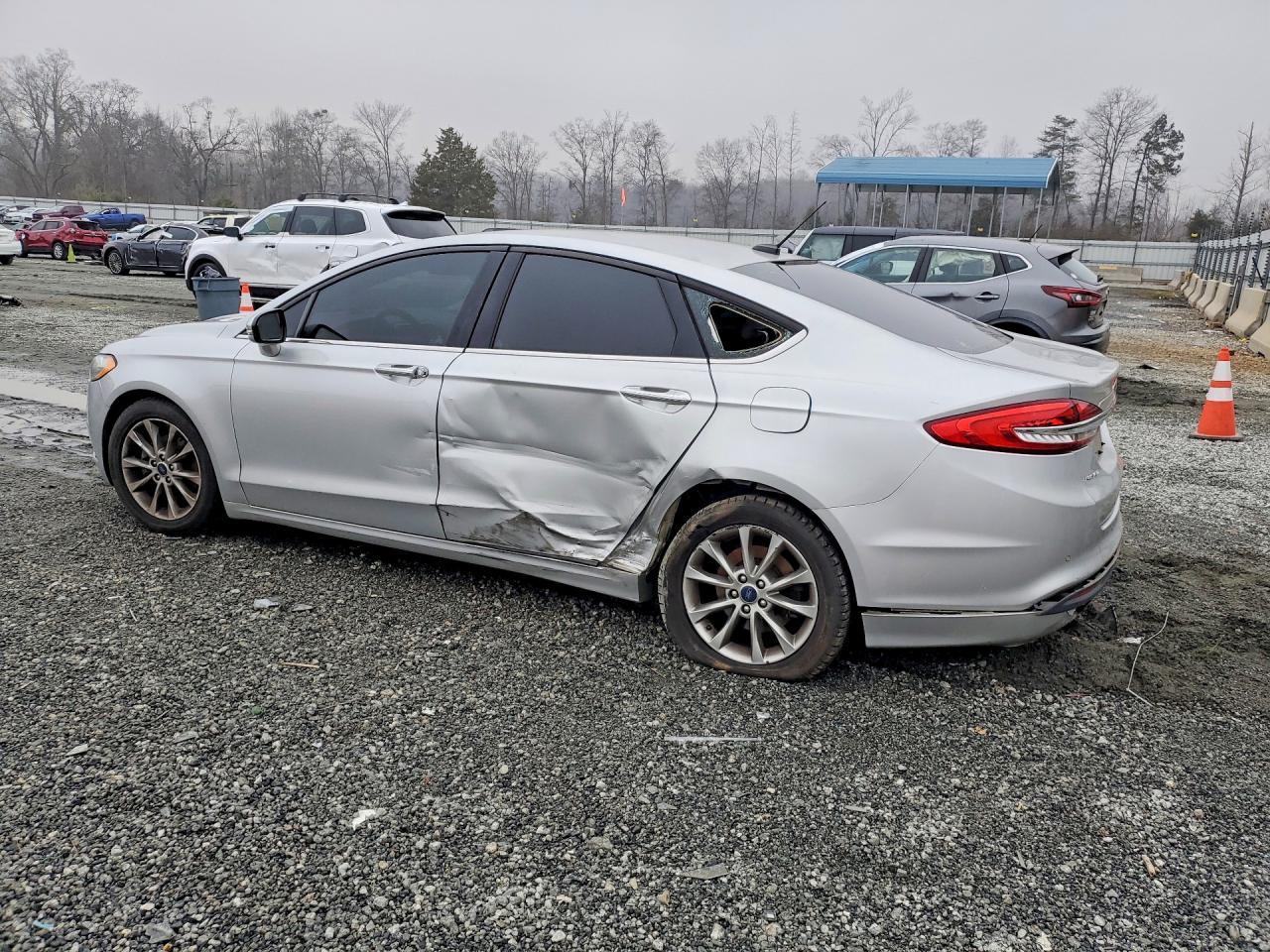 2017 Ford Fusion Se - Image 2