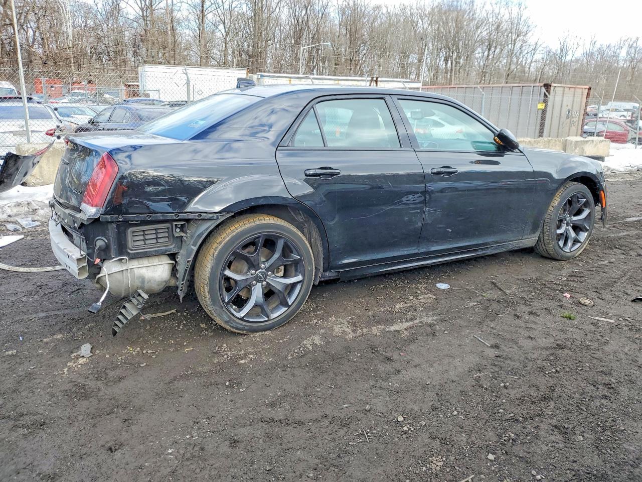 2023 Chrysler 300 Touring L - Image 3