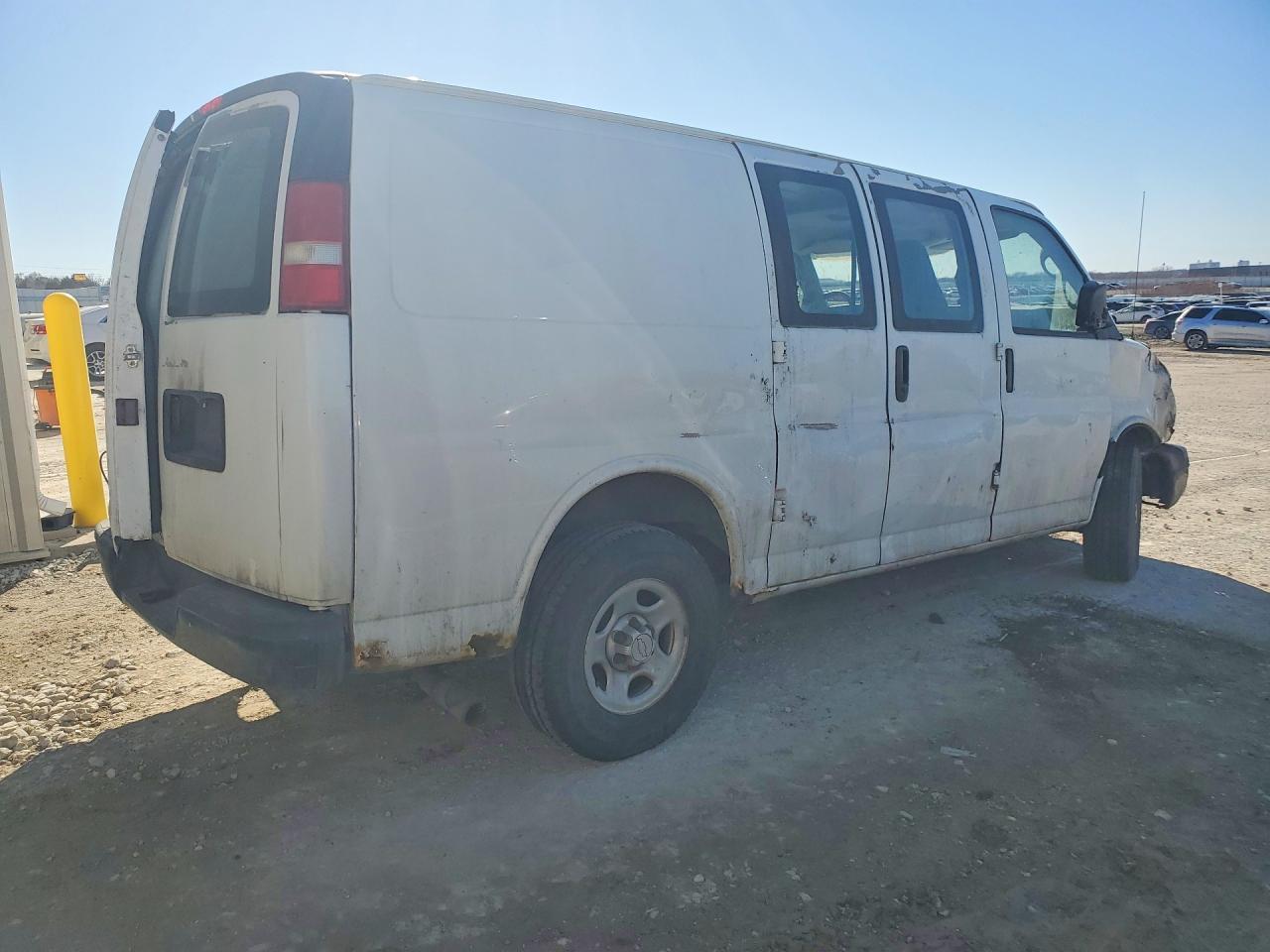 2008 Chevrolet Express G1500 - Image 3