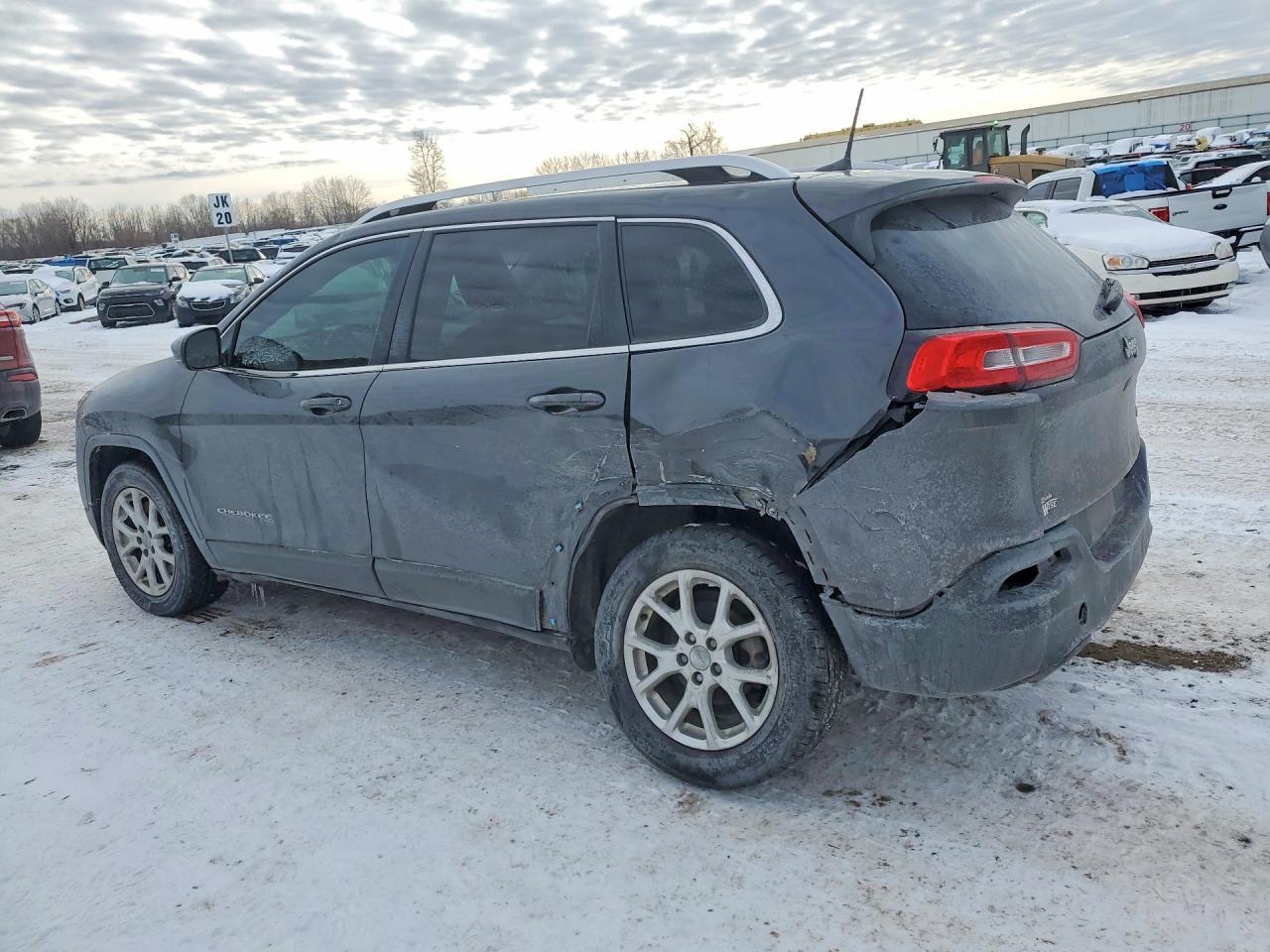 2016 Jeep Cherokee Latitude - Фото 2