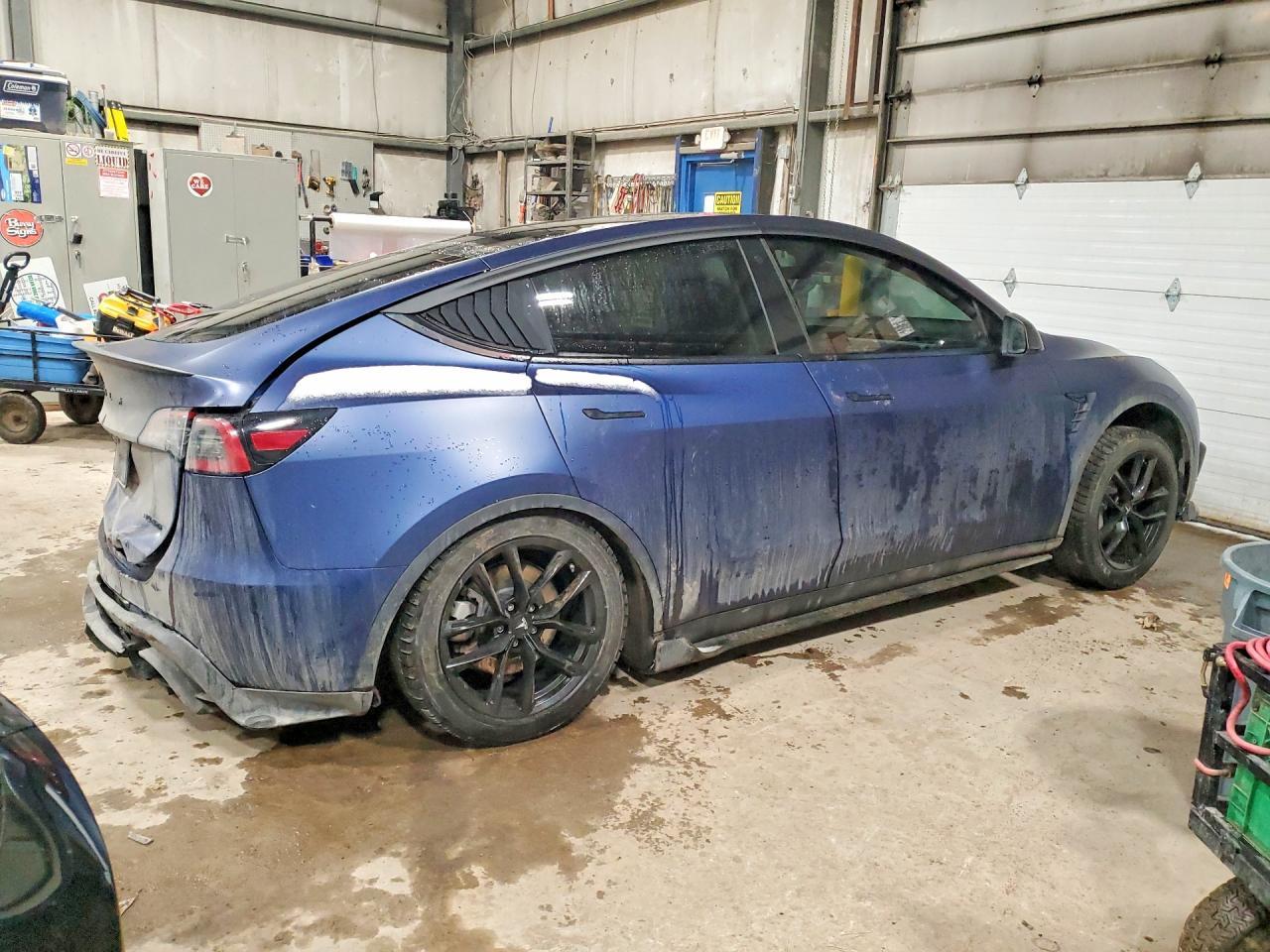 2023 Tesla Model Y - Фото 3