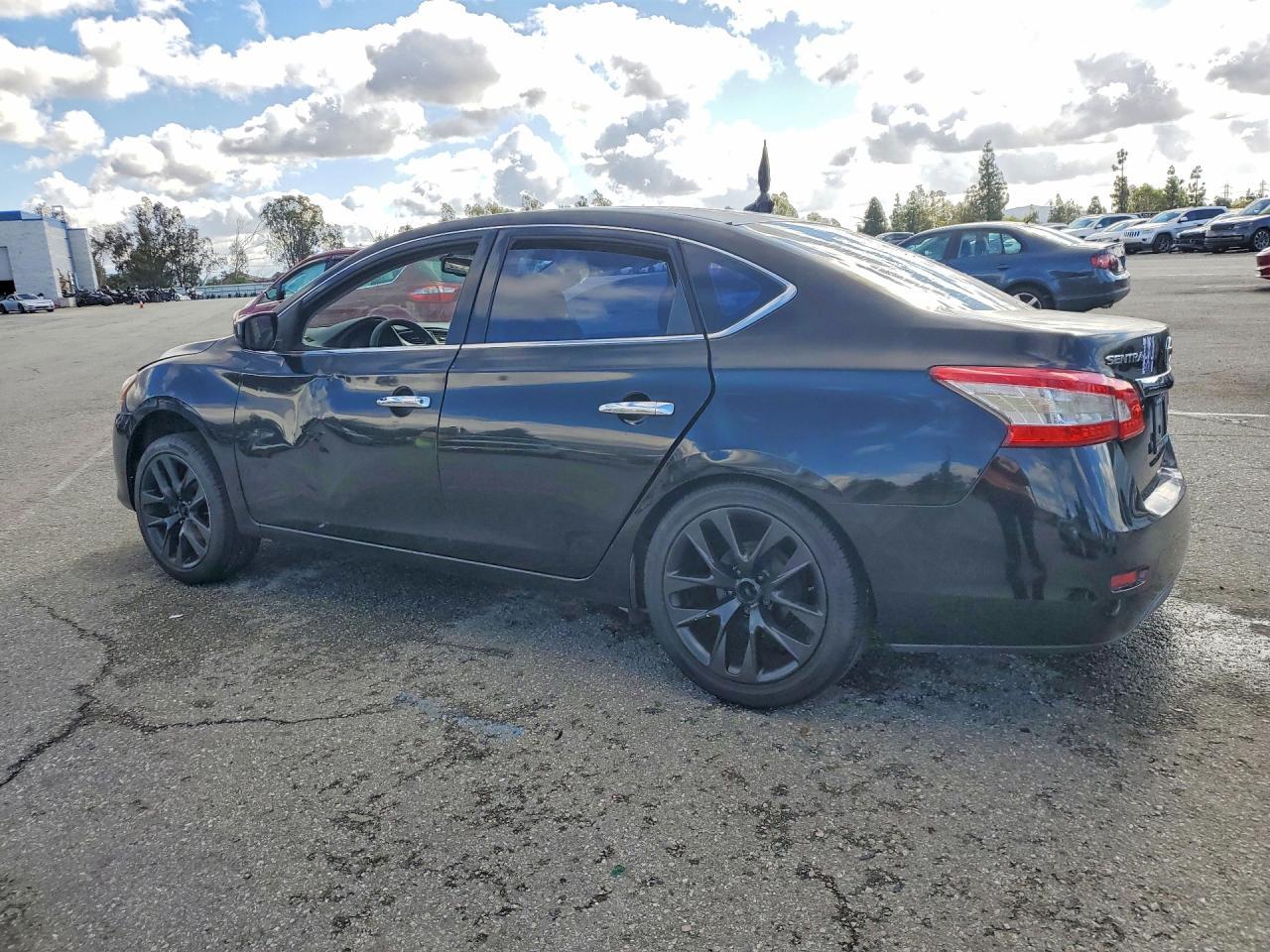 2014 Nissan Sentra S - Фото 2