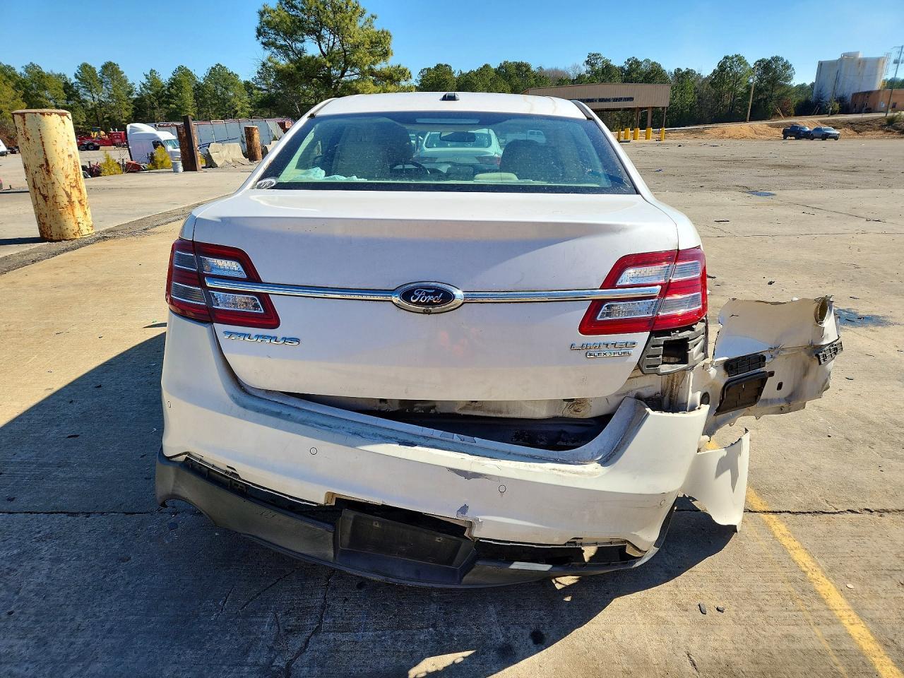 2015 Ford Taurus - Фото 6