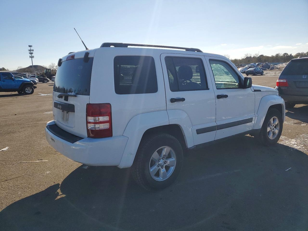 2011 Jeep Liberty Sport - Фото 3