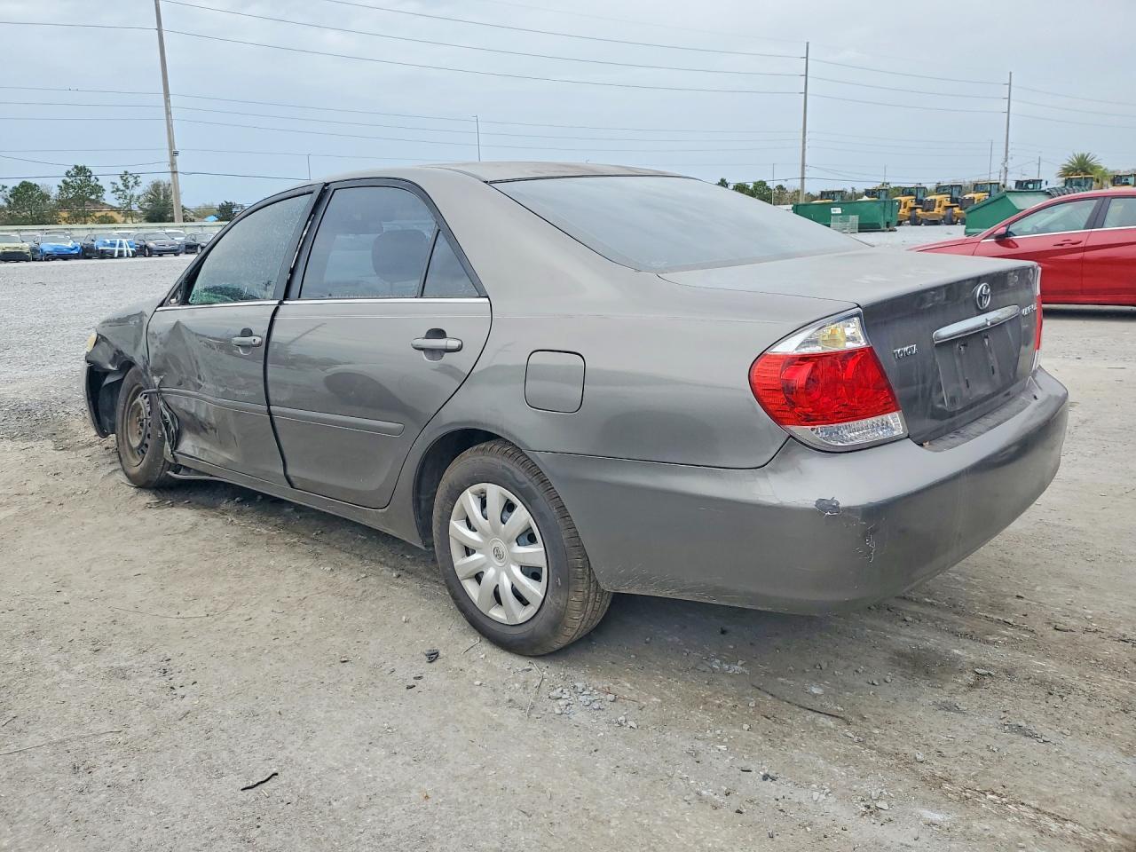 2005 Toyota Camry Le - Фото 2