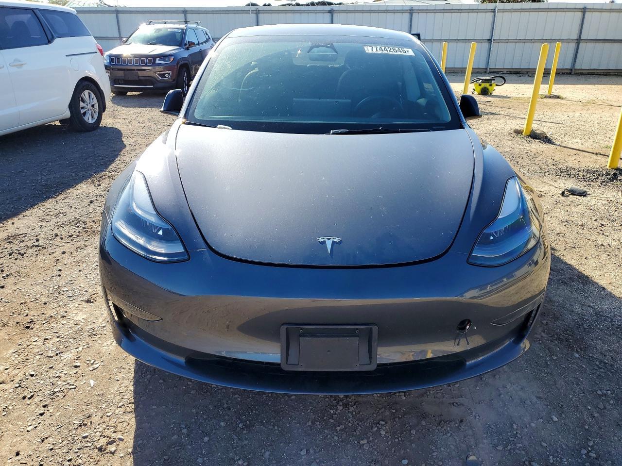 2023 Tesla Model 3 - Фото 5