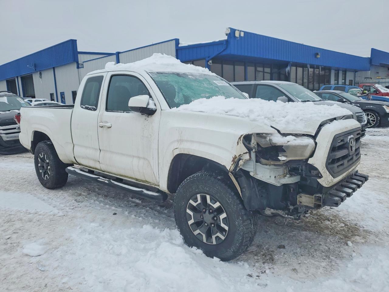 2017 Toyota Tacoma Access Cab - Image 4