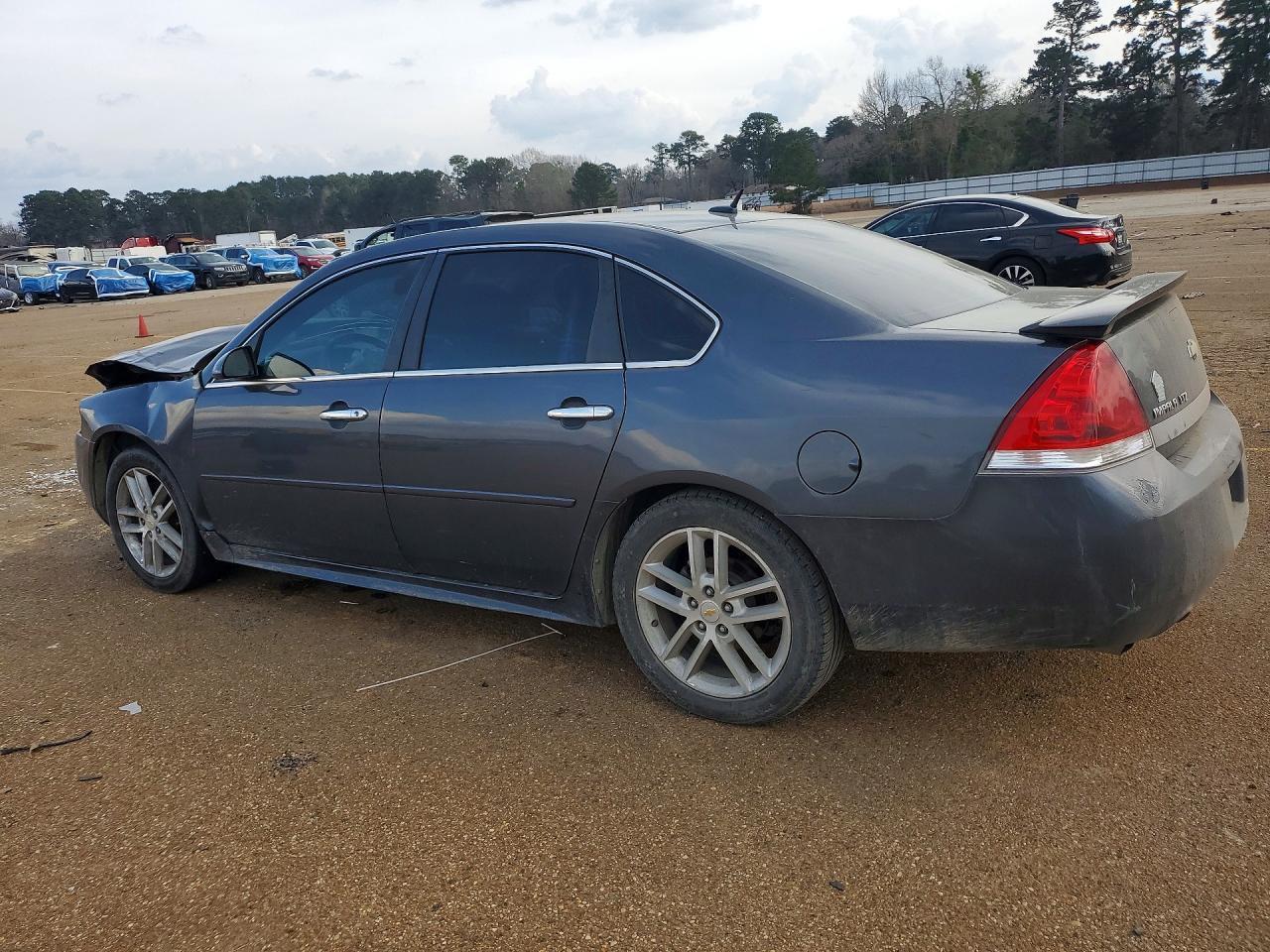2010 Chevrolet Impala Ltz - Image 2
