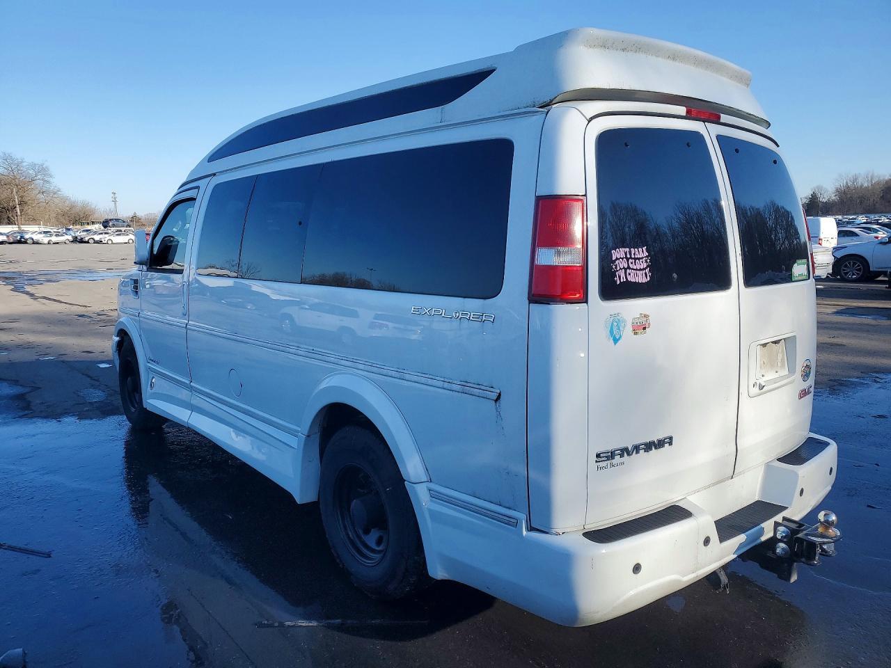 2017 GMC Savana - Фото 2