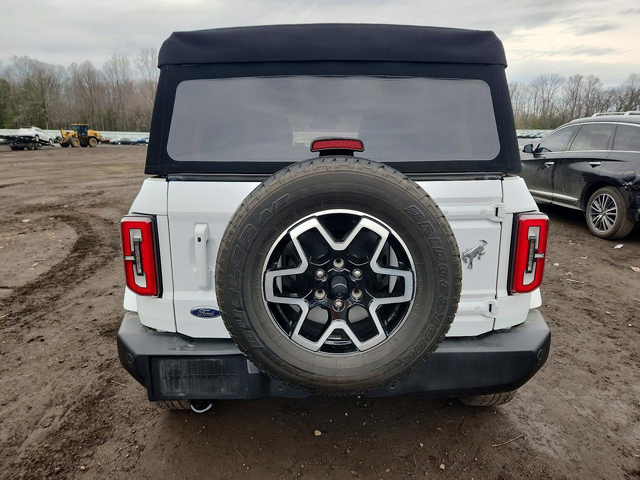 2023 Ford Bronco Base - Image 6