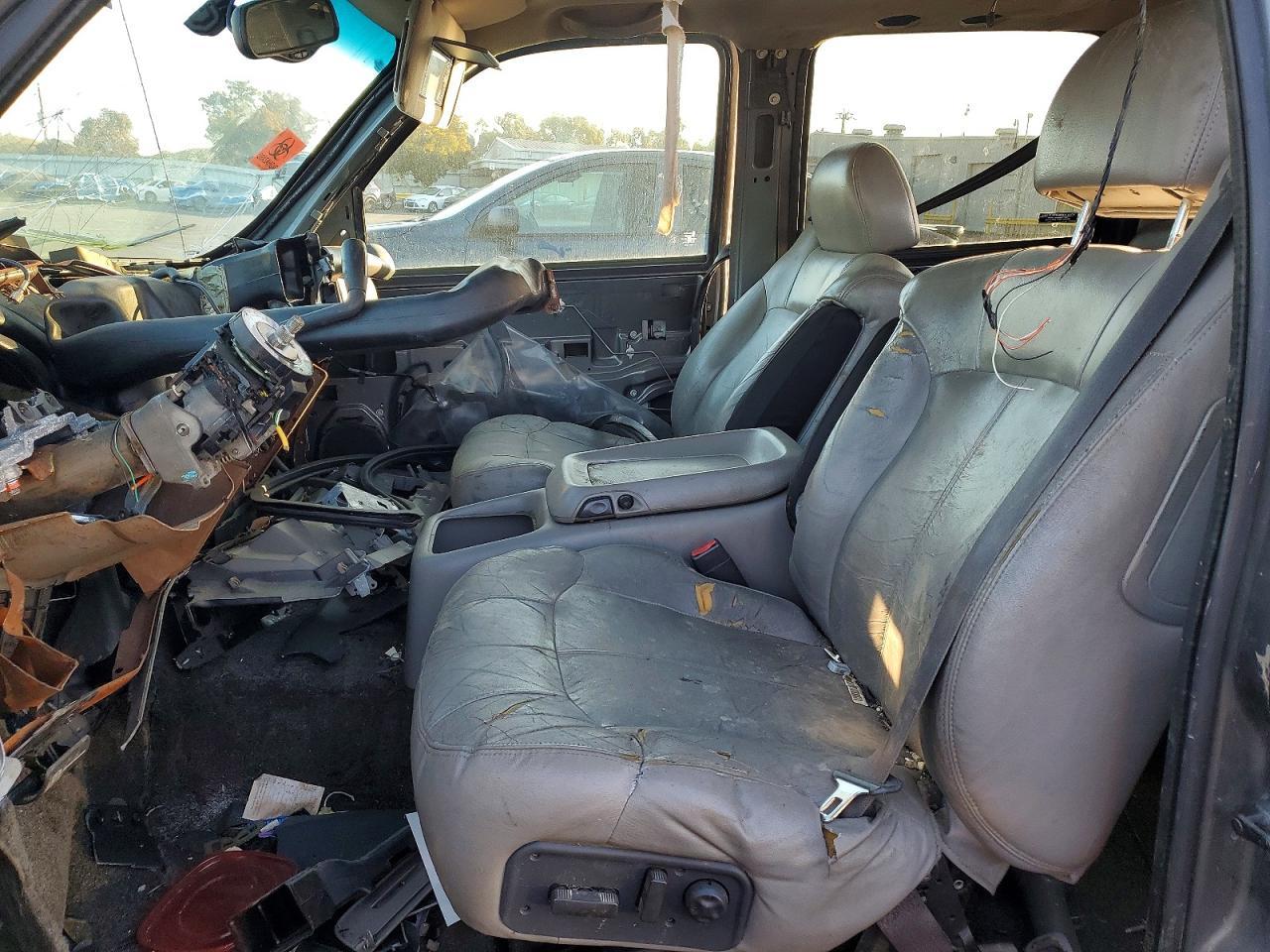 2001 Chevrolet Suburban K2500 - Фото 7