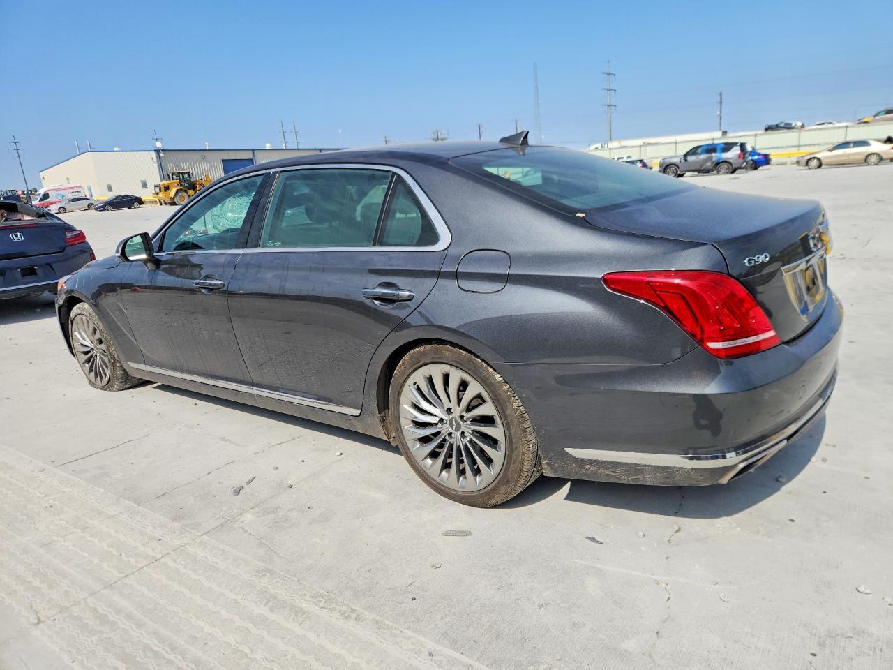 2018 Genesis G90 Ultimate - Фото 2