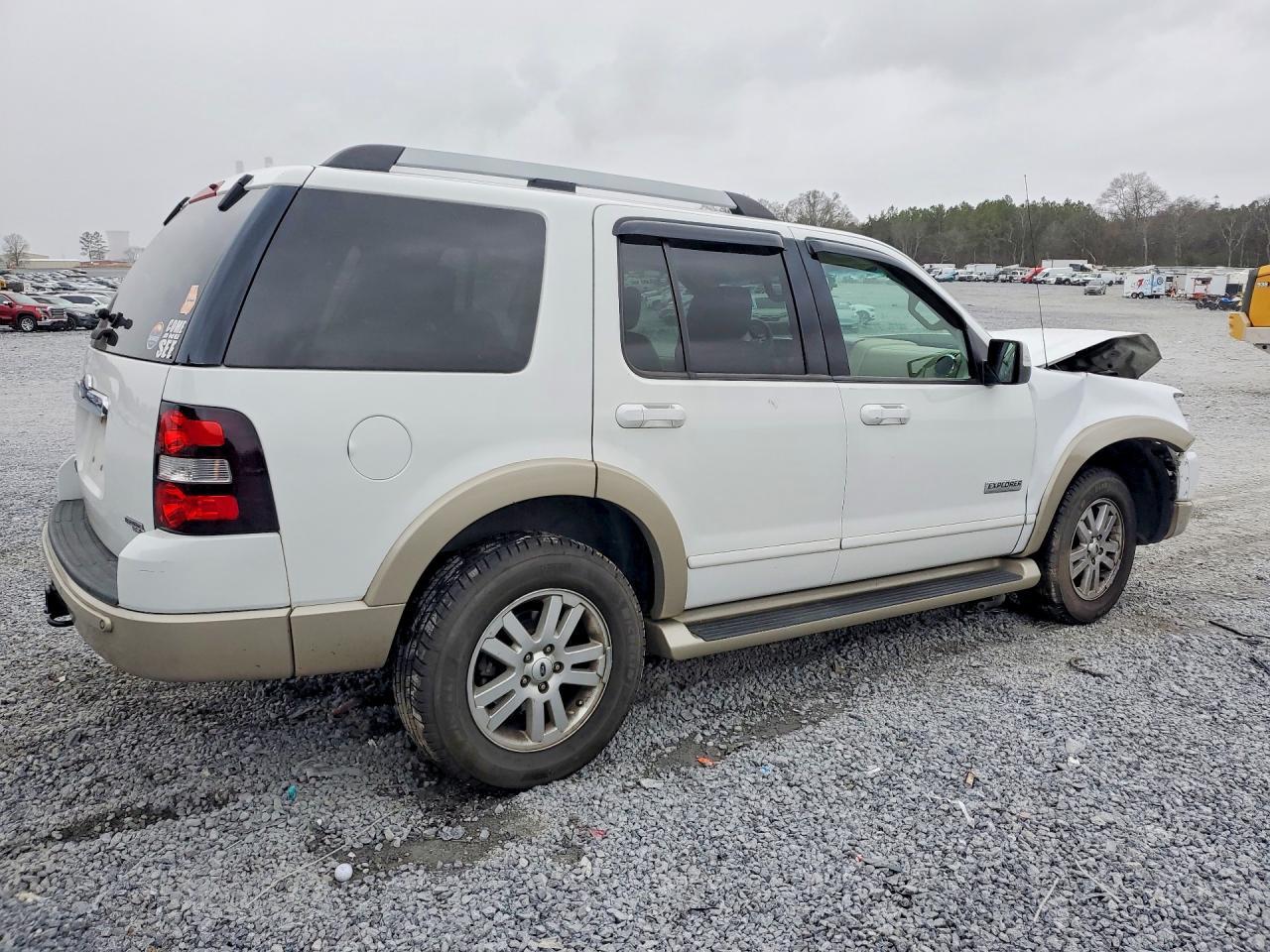 2006 Ford Explorer Eddie Bauer - Image 3