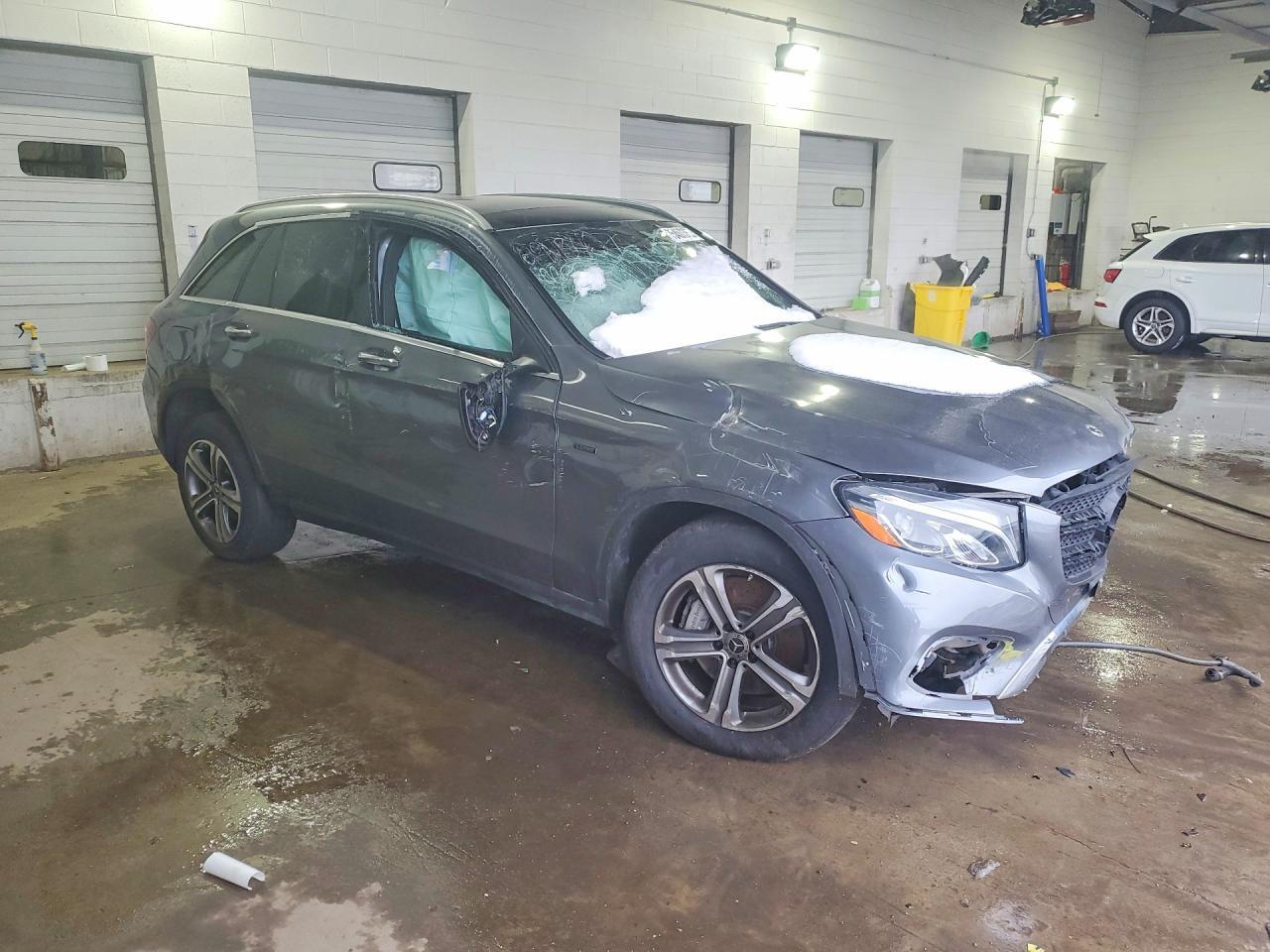 2019 Mercedes-Benz Glc 350E - Image 4