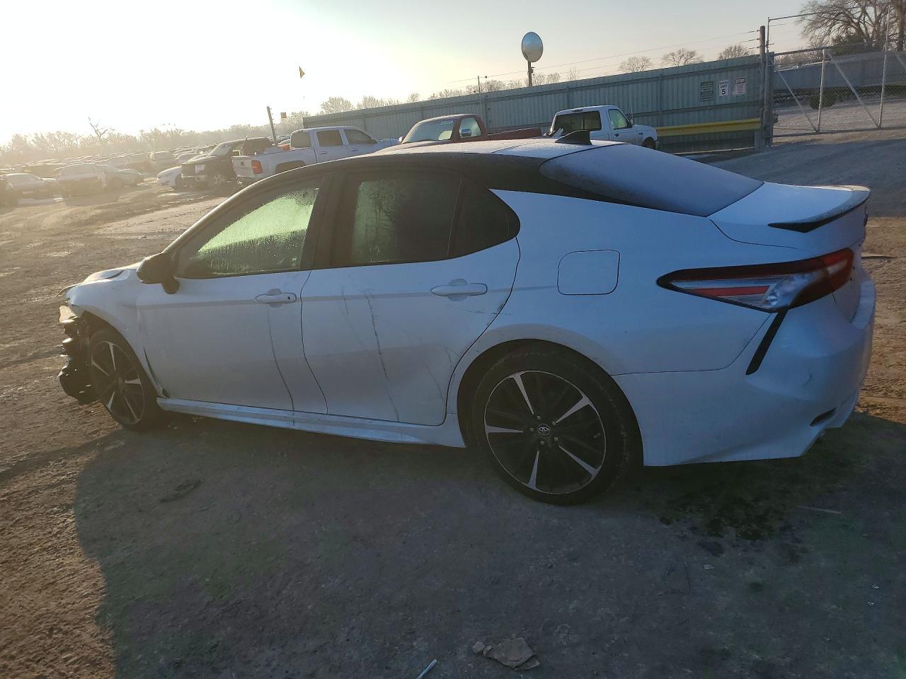 2019 Toyota Camry Xse - Фото 2