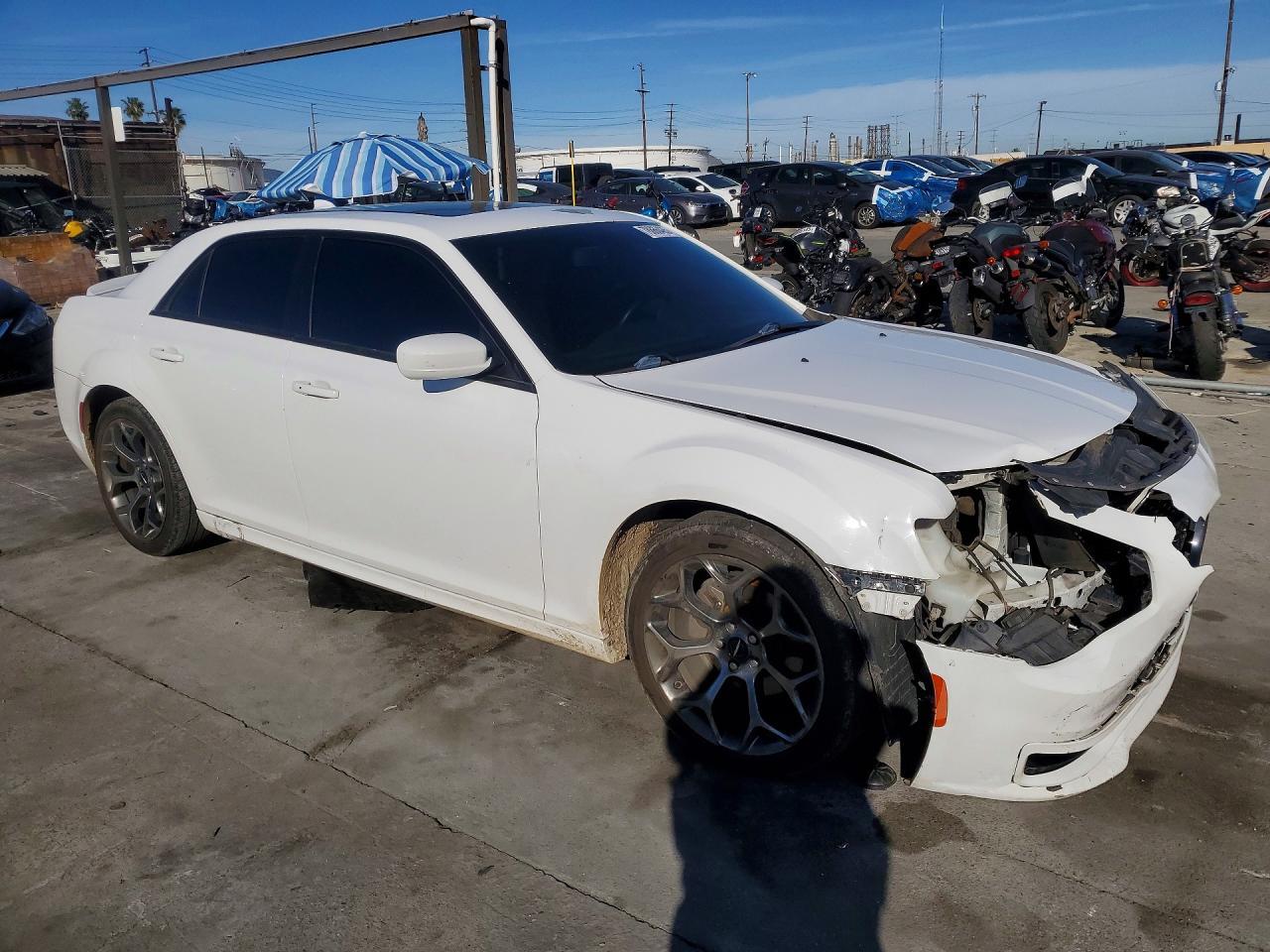2017 Chrysler 300 S - Image 4