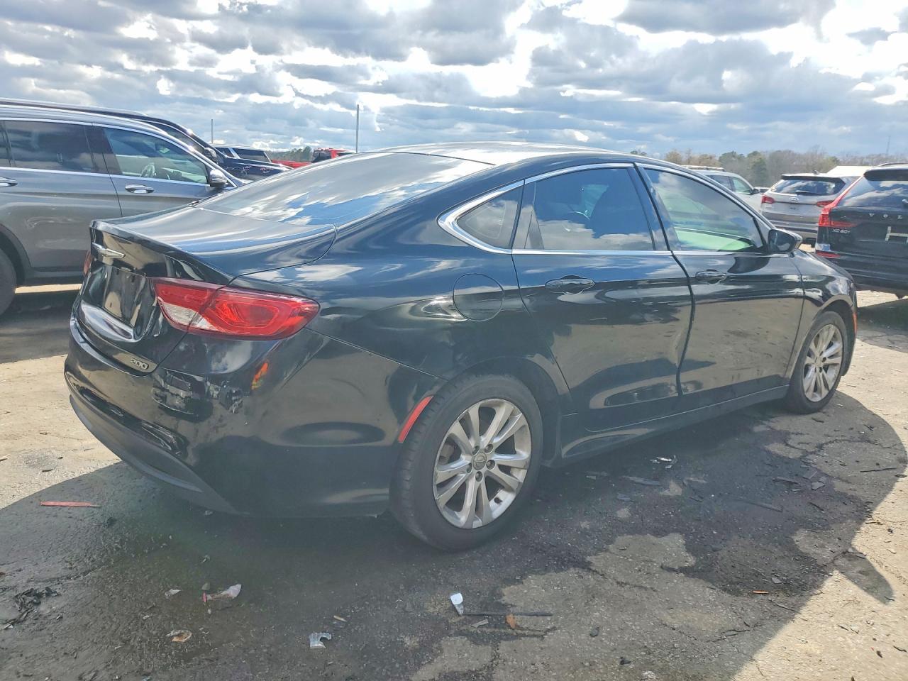 2016 Chrysler 200 Lx - Фото 3