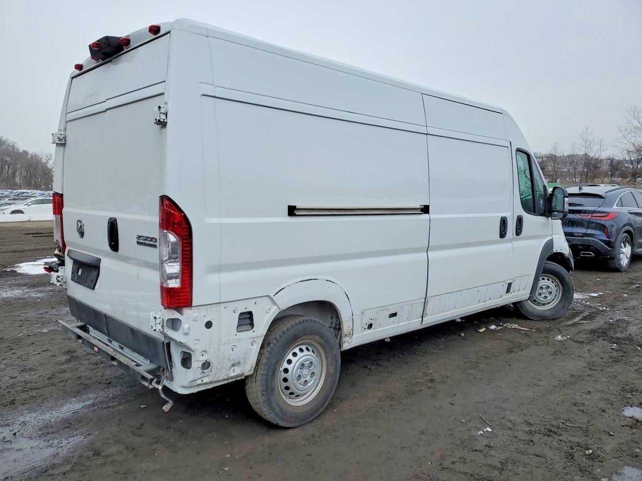 2026 Ram Promaster 2500 Delivery Van - Фото 3