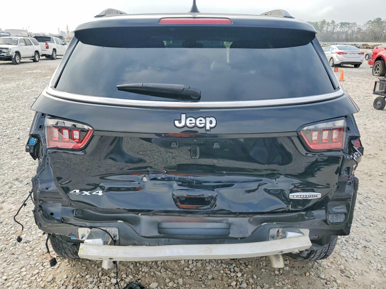 2025 Jeep Compass Latitude - Фото 6