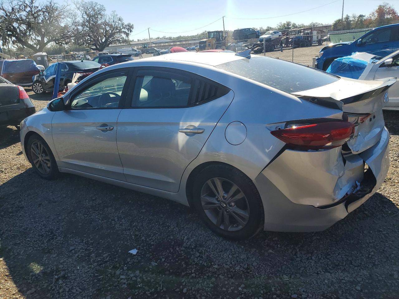 2017 Hyundai Elantra Se - Фото 2